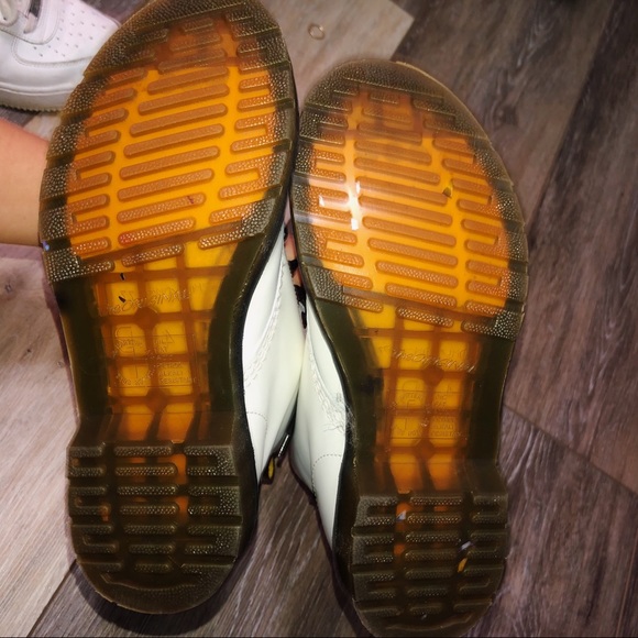 white 8 eye smooth dr martens - Picture 3 of 4